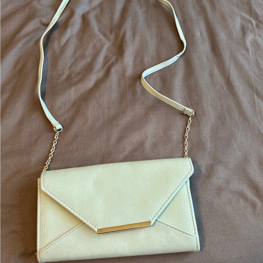 Apt. 9 mint green Crossbody purse with Gold Chain Accent rfid